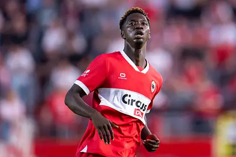 الصفقة السابعة.. دومبيا إلى اتحاد جدة